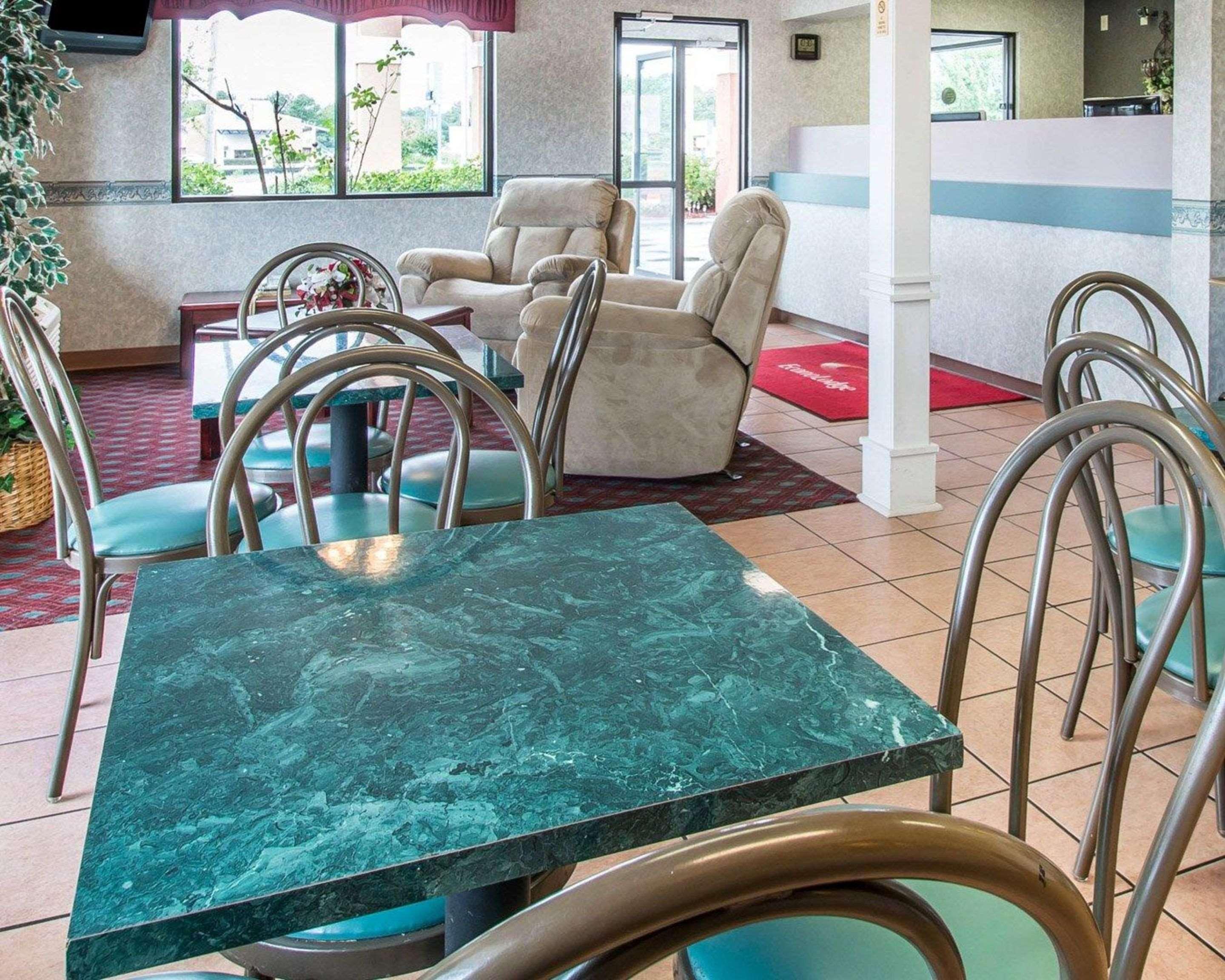 Econo Lodge Дотан Экстерьер фото