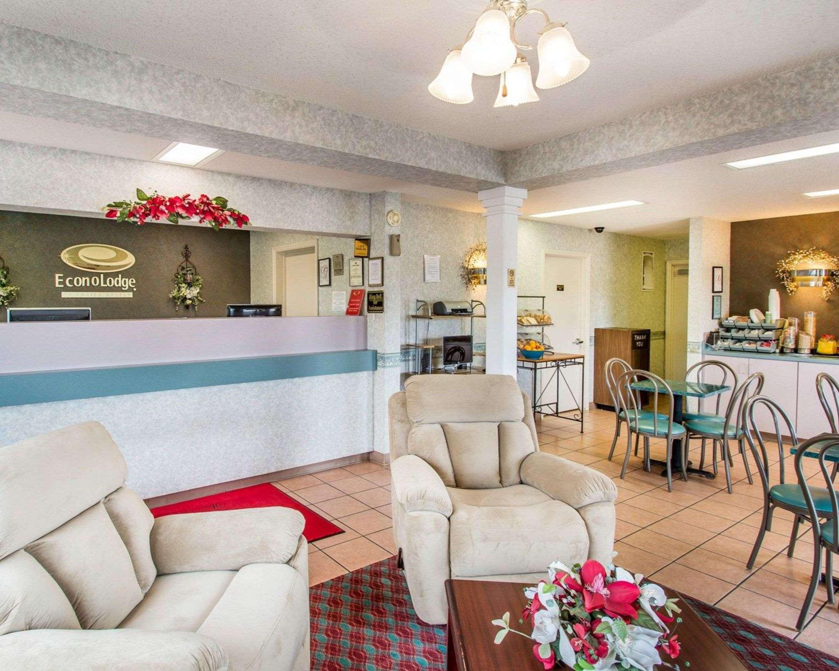 Econo Lodge Дотан Экстерьер фото