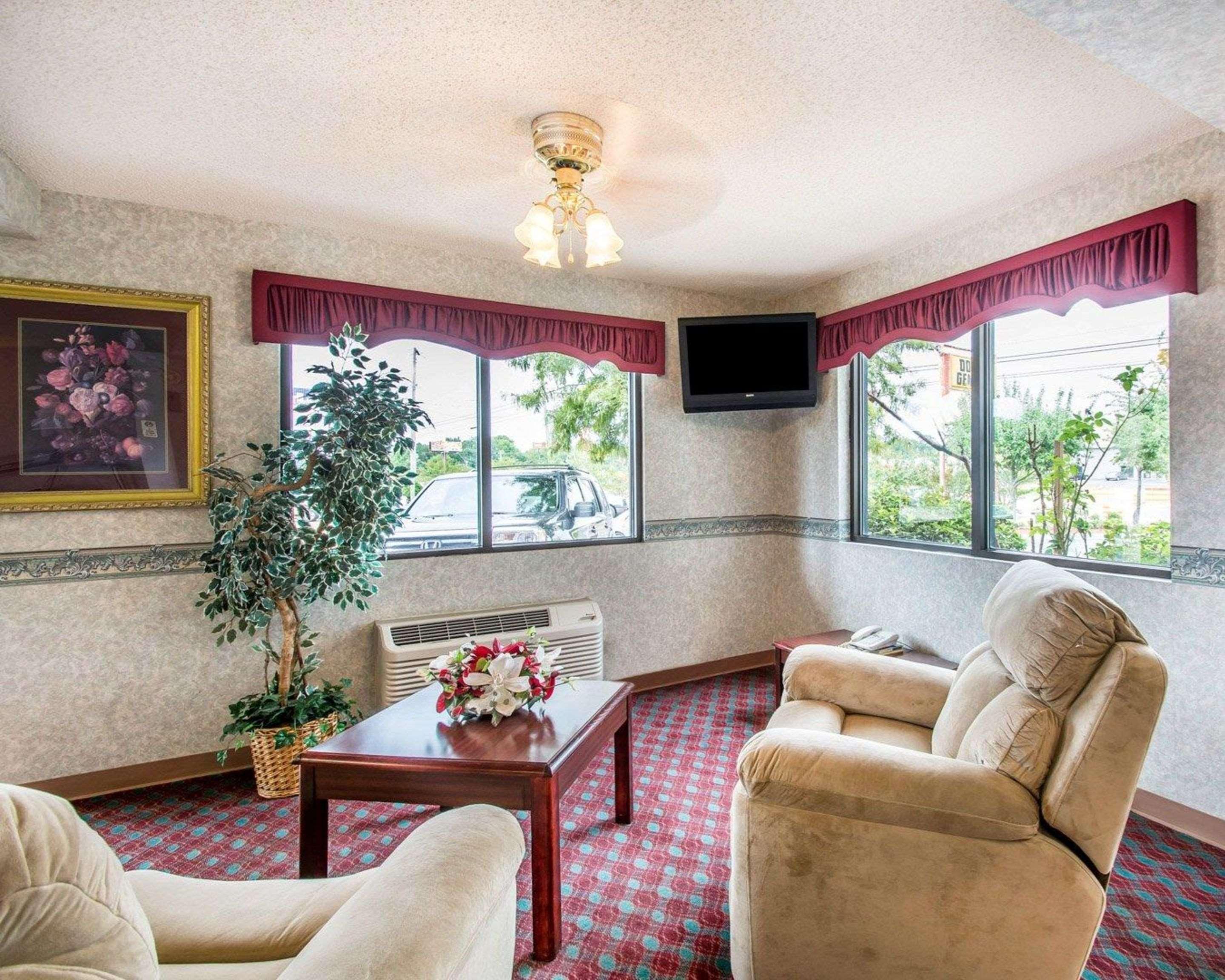 Econo Lodge Дотан Экстерьер фото
